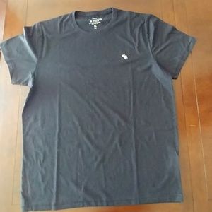Tee shirt.